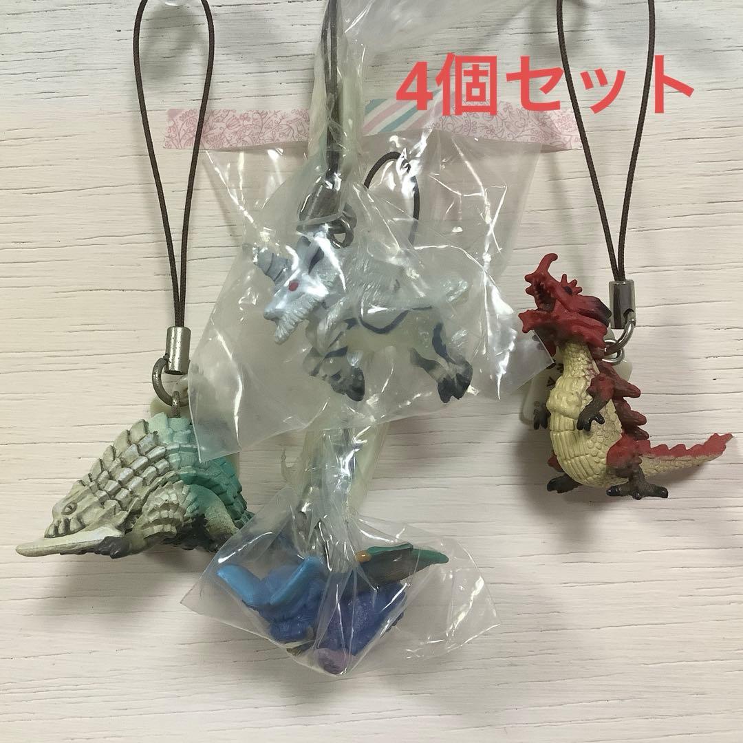モンスターハンター フィギュアストラップ 4個セット モンハン - メルカリ