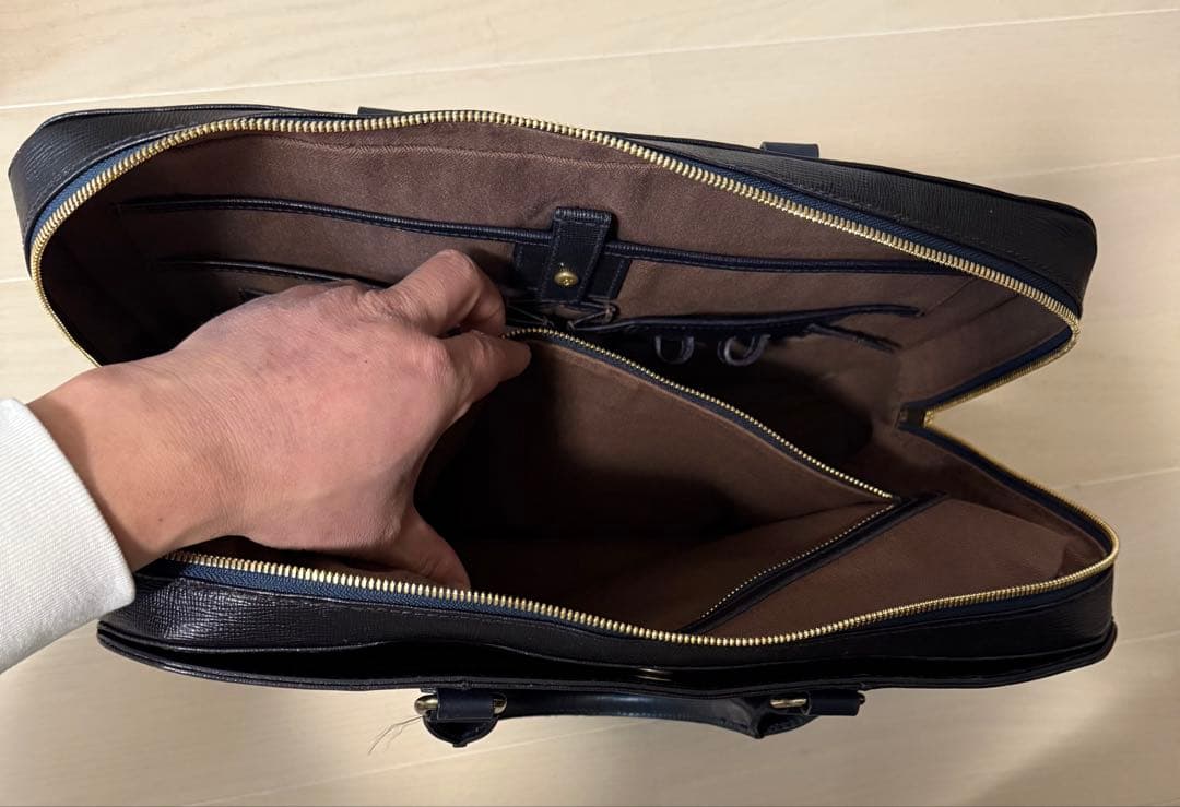 genten レザーブリーフケース ネイビー MacBook 13収納可 - メルカリ