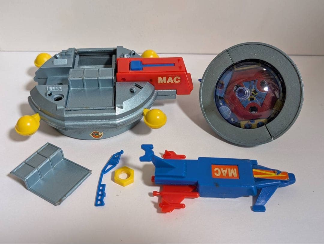 ウルトラマンレオ マック基地 タカトク Z合金 当時物 希少 - メルカリ