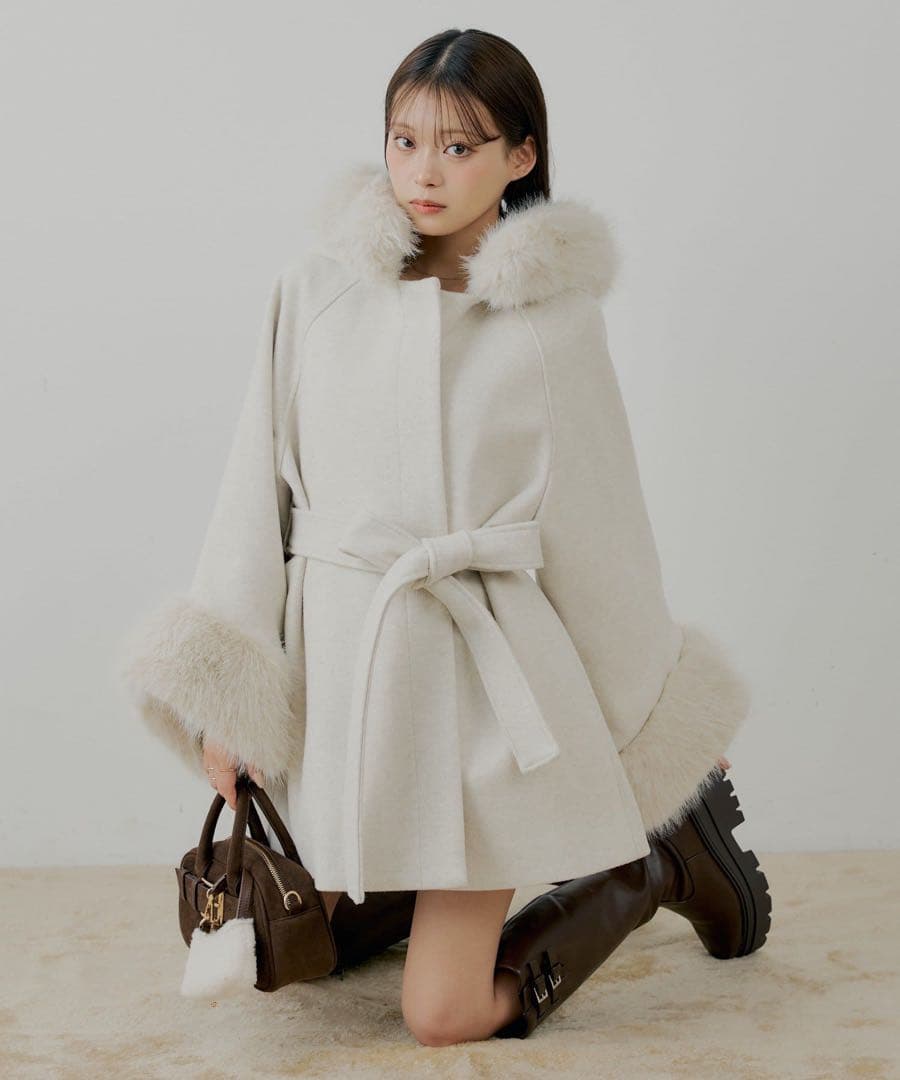 Chico ファー付きフード襟マルチwayケープコート アイボリー F - メルカリ