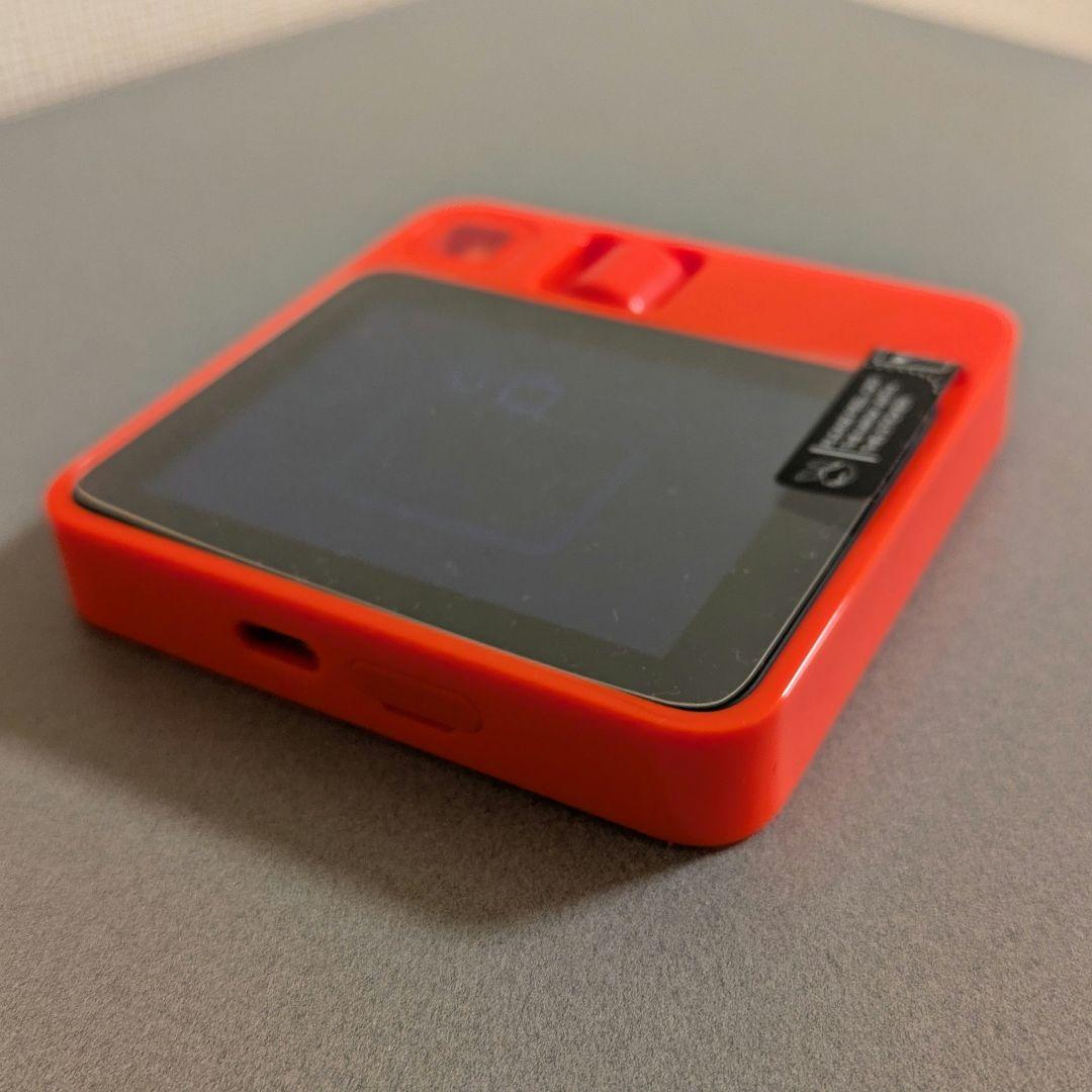 rabbit r1（AIデバイス）日本語対応 - メルカリ