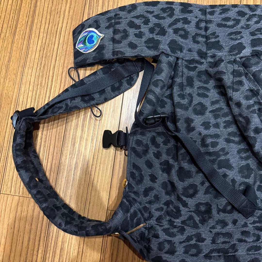 アーティーポッペ 抱っこ紐 ヒョウ柄 レオパード - メルカリ