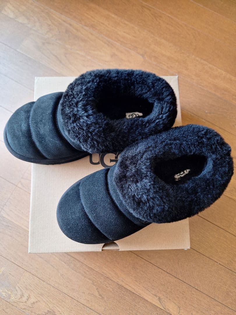 UGG ブラック tazzlita 厚底ムートン24cm UGG TAZZLITA BLACK SUEDE SHEARLING LINED PLATFROM SLIPPERS SIZE US