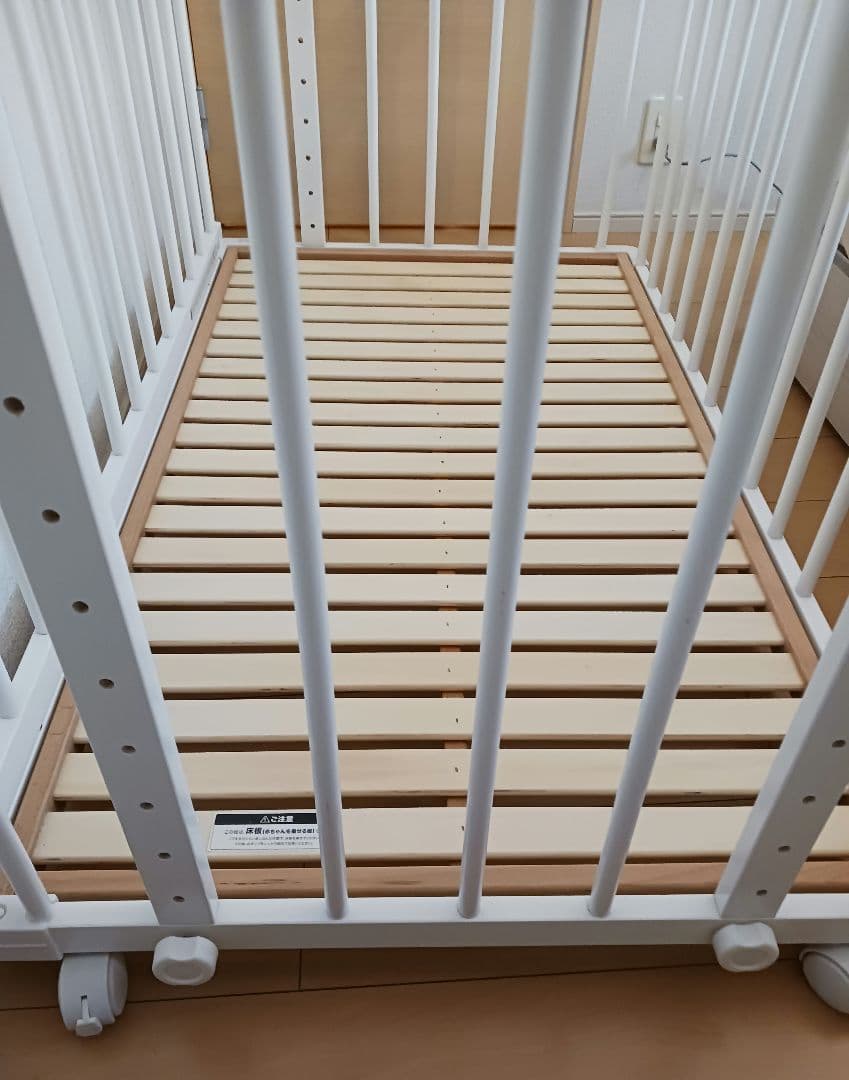 ぽこぽこ 《綺麗❣送料無料❣》ファルスカ　 ベビーベッド