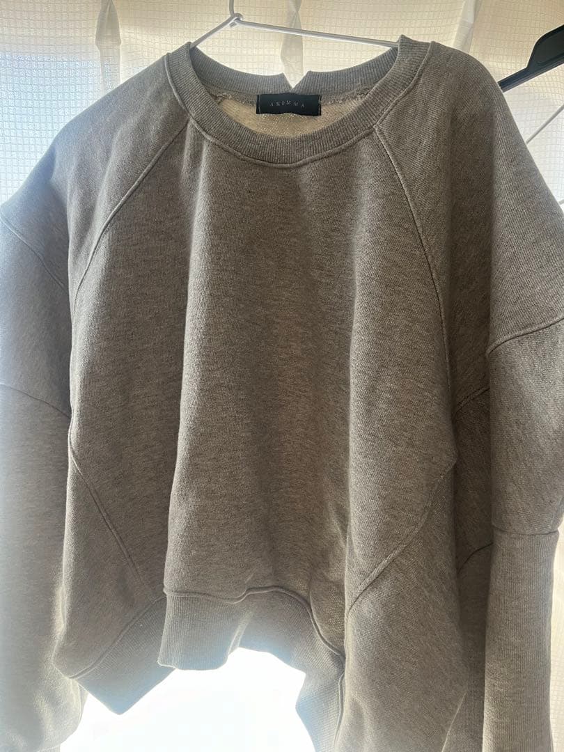 AMOMMA パフスリーブスウェット グレー 金子綾 着用 - メルカリ