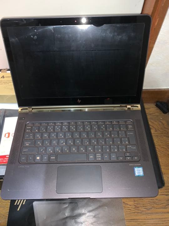 HP Spectre 13-v108TU(最薄デザインモデル)1.1kg