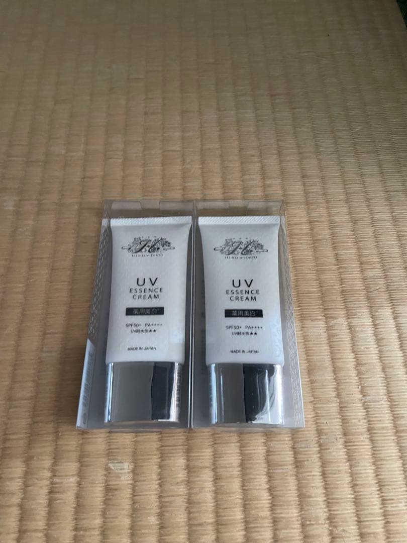 HIROSOPHY UVエッセンスクリーム 50g SPF50+ 3本セット HIROSOPHY UVエッセンスクリーム 50g SPF50+ 3本セット UVエッセンス