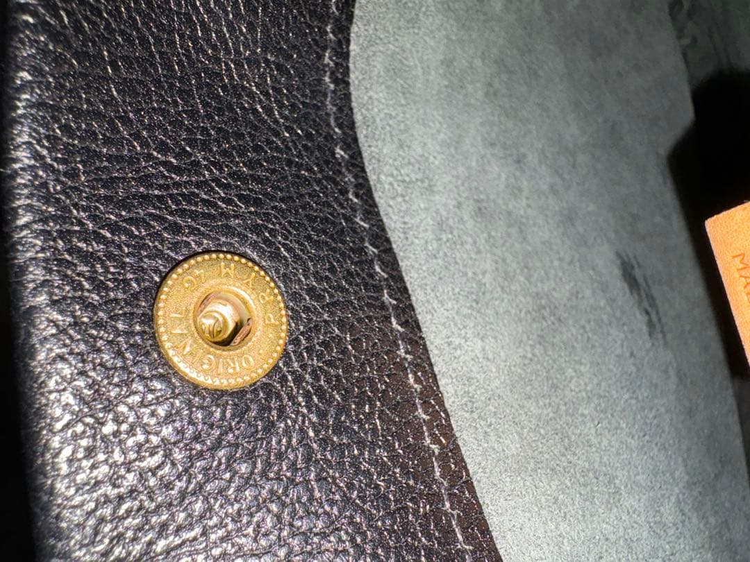 11/24限定価格】IL BISONTE クロスボディバッグ