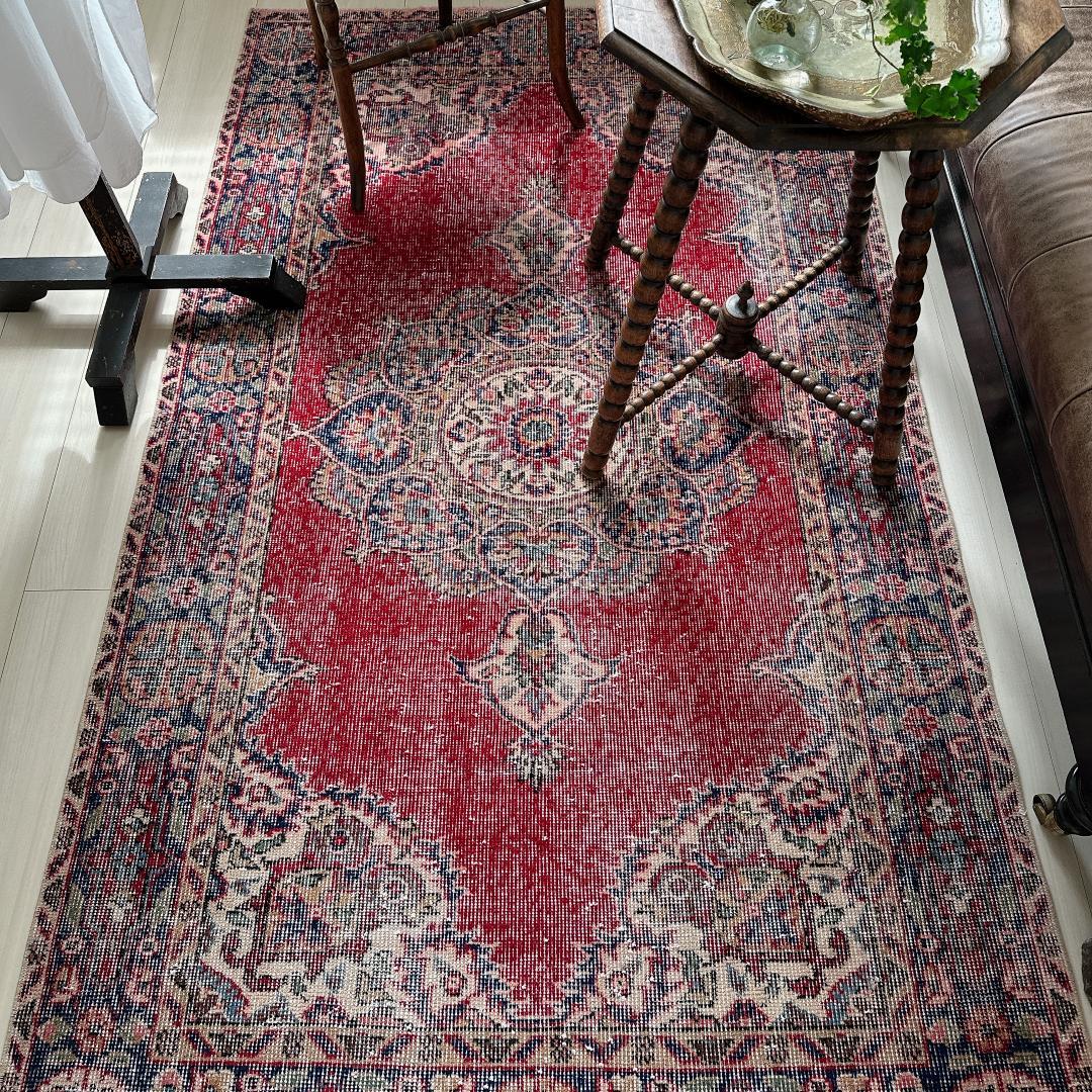 トルコヴィンテージラグ A61 レア レッド ネイビー ブルー グリーン トルコヴィンテージラグ ネイビーブルー プラム 93cm×50cm トルコラグ