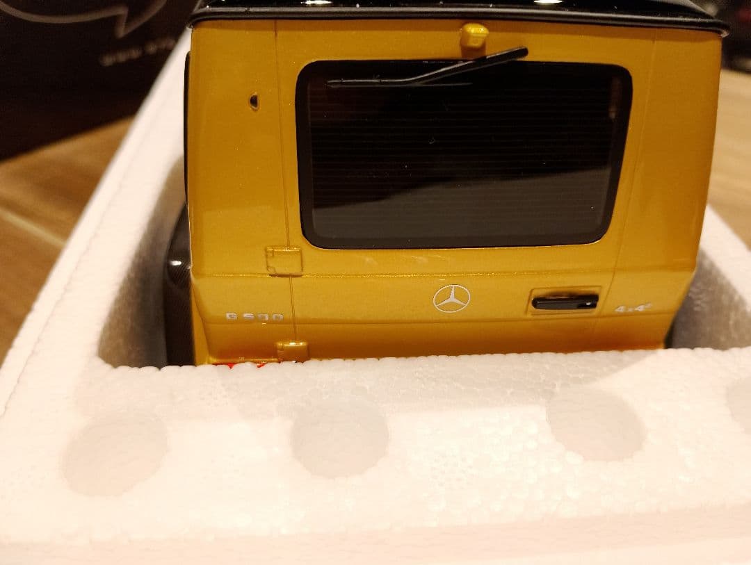 1/18 メルセデスベンツ Gクラス G500 4×4 ミニカー ゴールド ミニカー