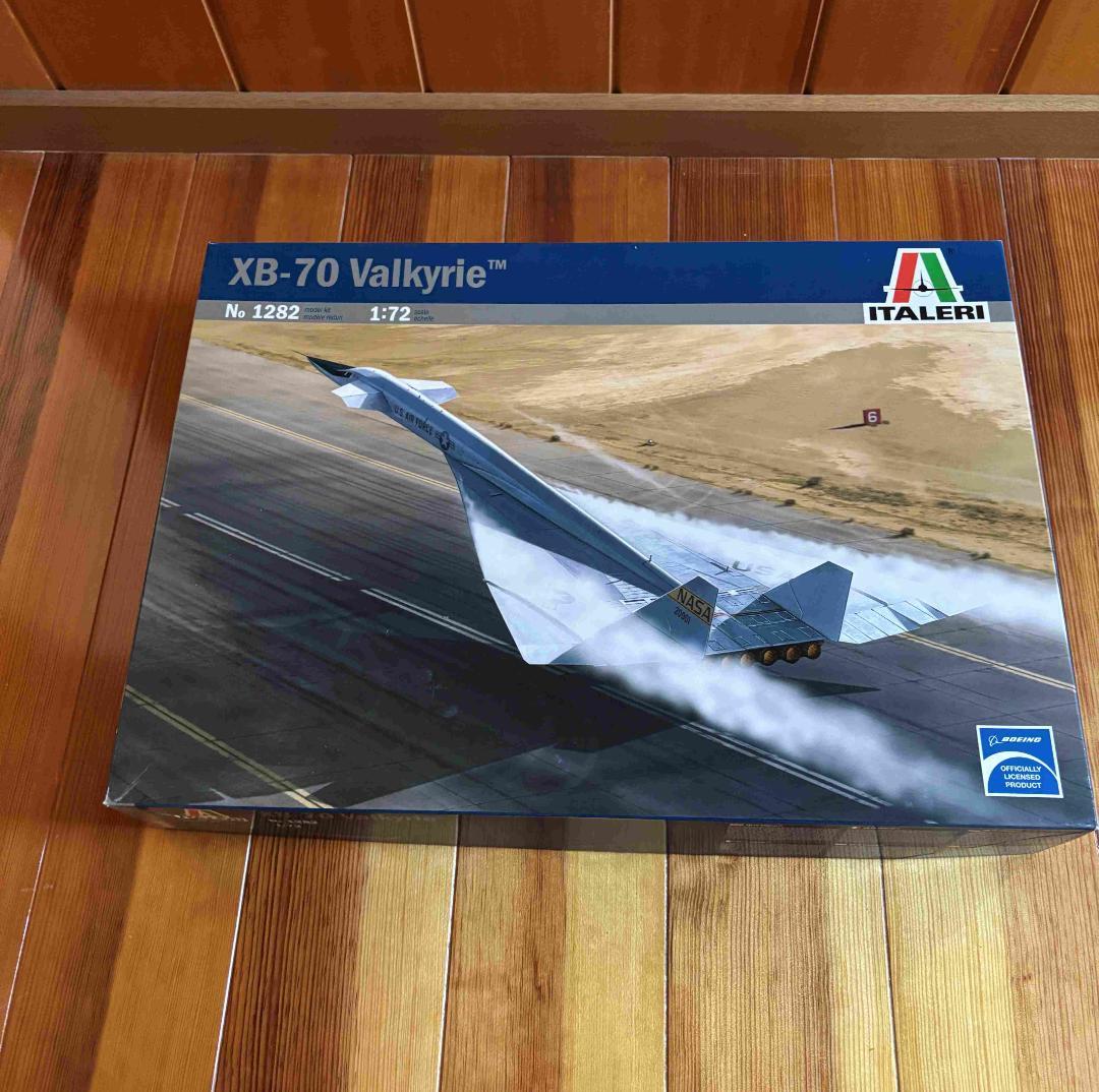 ◆値下げしました◆　プラモデル XB-70 Valkyrie 1/72スケール XB-70 ヴァルキリー 試作戦略爆撃機 (プラモデル) - ホビーサーチ