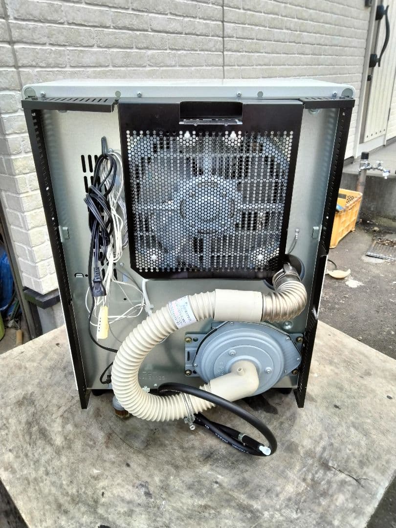 札幌発コロナFF温風石油ストーブ！品番「FF‐5213GS」2013年式中古品②