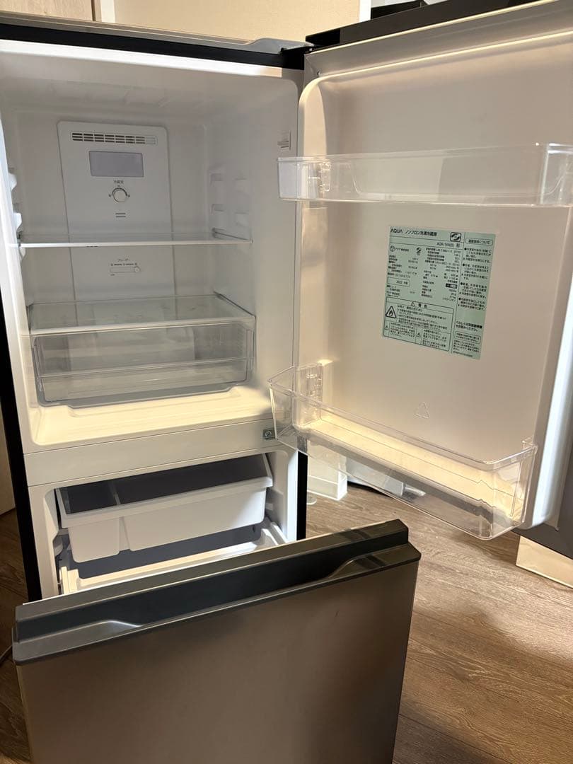 AQUA 135L 冷凍冷蔵庫 AQR-14N（S）直接受取1万引 - メルカリ