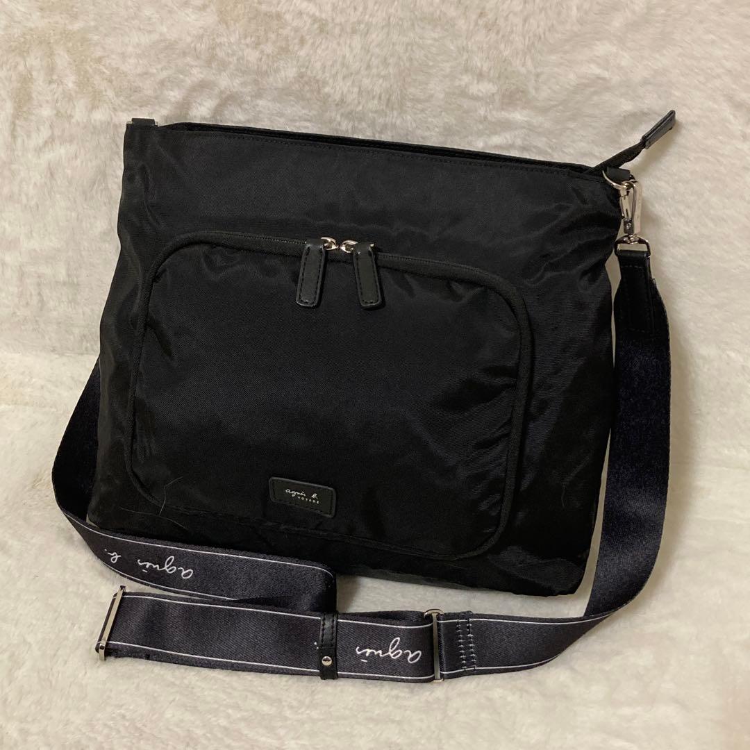 極美品 アニエスべー ナイロンショルダーバッグ　斜め掛け ロゴテープ 極美品 アニエスべー ナイロンショルダーバッグ 斜め掛け ロゴテープ