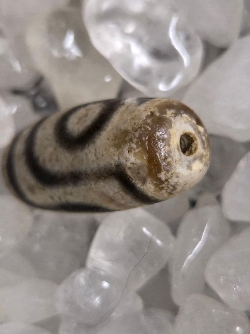 977 天珠 二眼天珠 貴重 珍品 dzibeads ！ - メルカリ