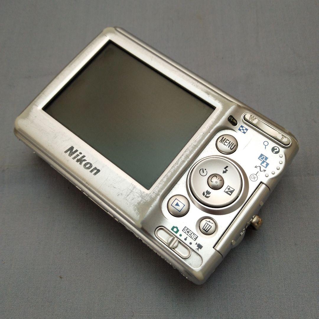 Nikon COOLPIX L11 シルバー - メルカリ
