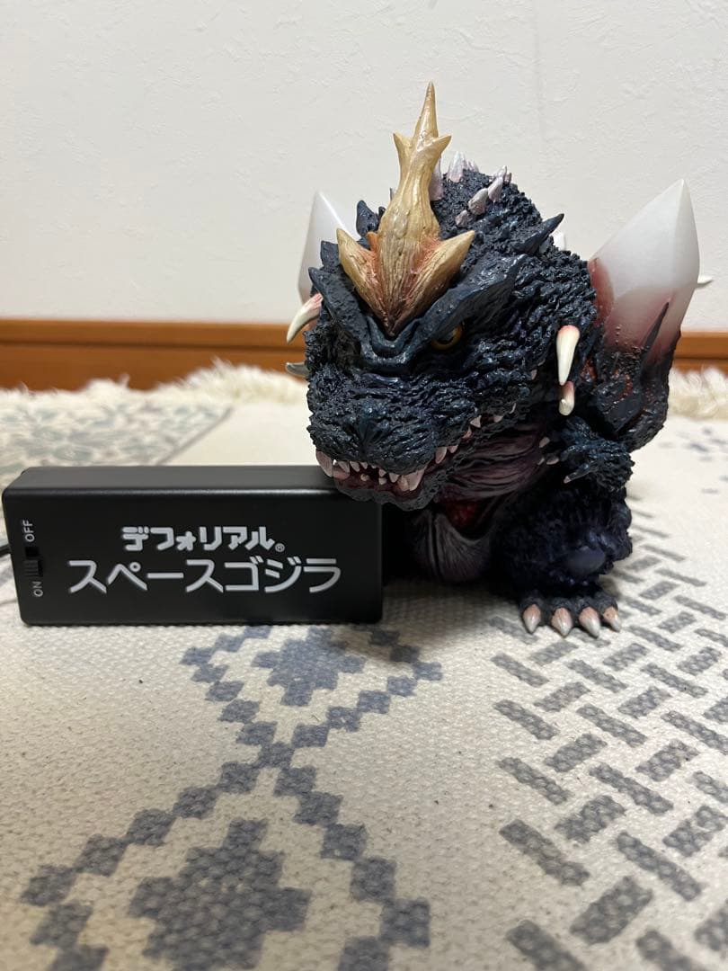 デフォリアル スペースゴジラ LEDライト付き 限定版 エクスプラス 少年