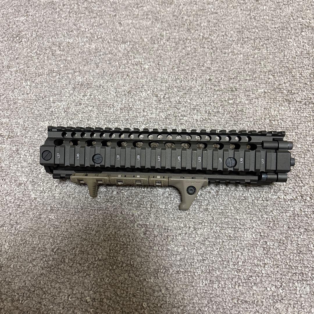 GHK M4/M16系トイガン ハンドガード ブラック/マグプル実物付属 MAGPUL（マグプル） マグプル実物 MOE M-LOK ハンドガード ライフル