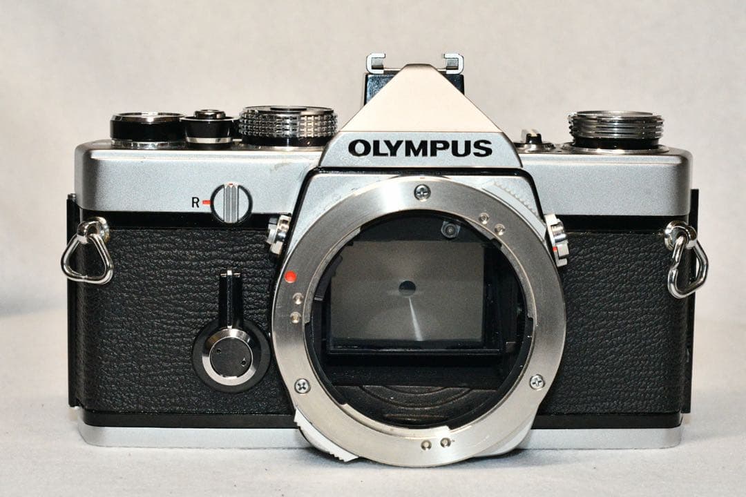 お値引き《動作品》OLYMPUS OM-1+標準レンズ付き a402