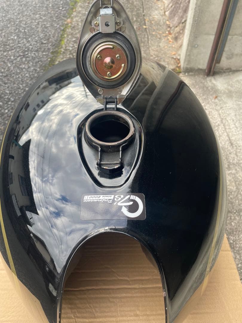 KZ900、KZ1000、Z1、Z2、750D1外装 タンク、テールカウルのみ - メルカリ