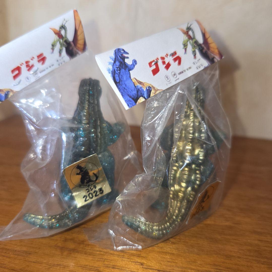 マルサン ゴジラストア限定 ヘドラ450 夜桜蓄光Ver. - メルカリ