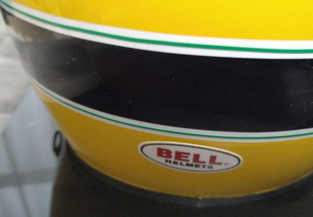 レア】限定250個 BELL アイルトン・セナ 直筆サイン ヘルメット - メルカリ