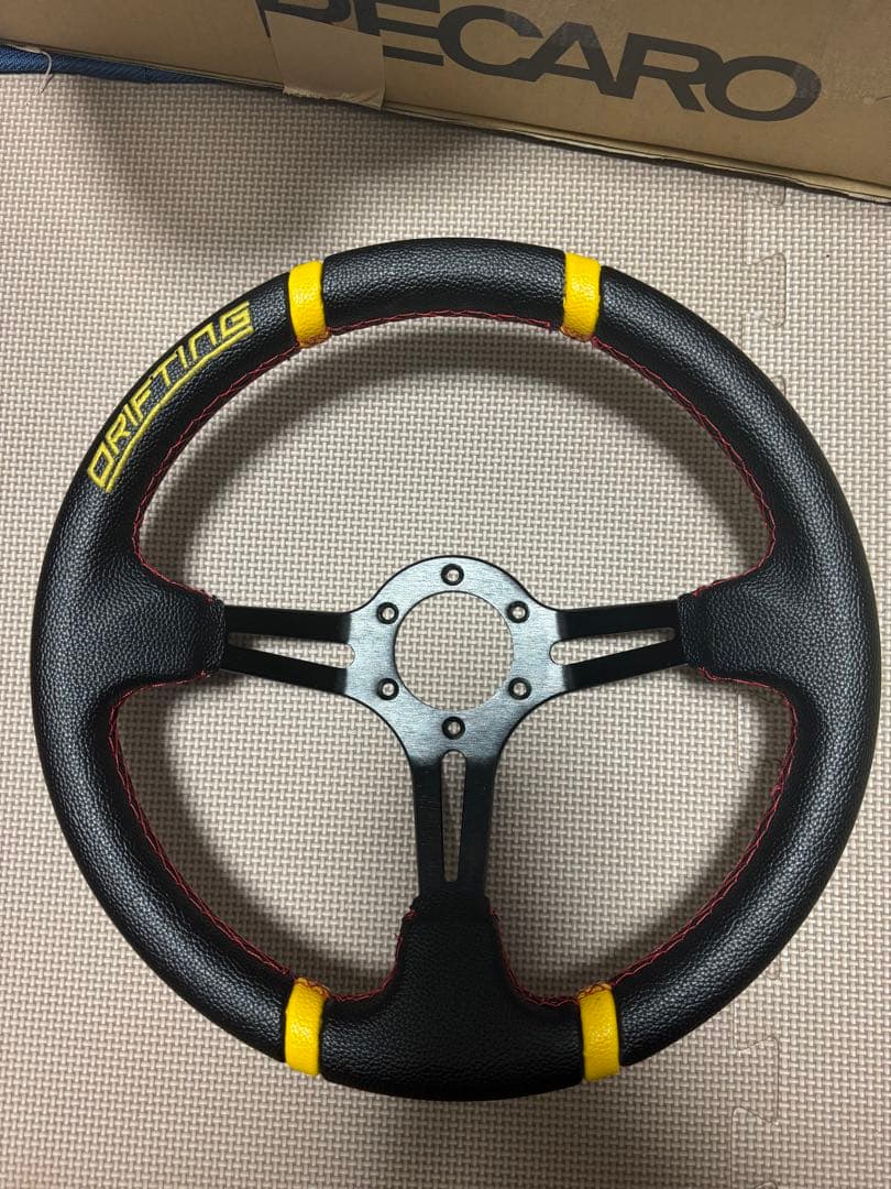 デポレーシング 32π ステアリング momoホーンボタン付き - メルカリ