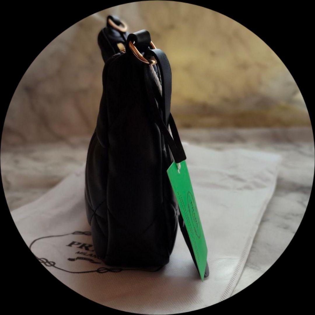 PRADAノベルティブラック ショルダーバッグ キルティング - メルカリ