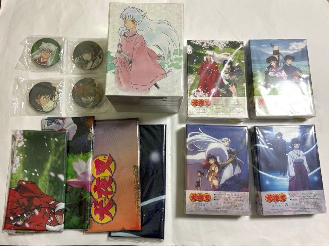 犬夜叉Complete Blu-ray BOX B2布ポスター 缶バッジ BOX - メルカリ