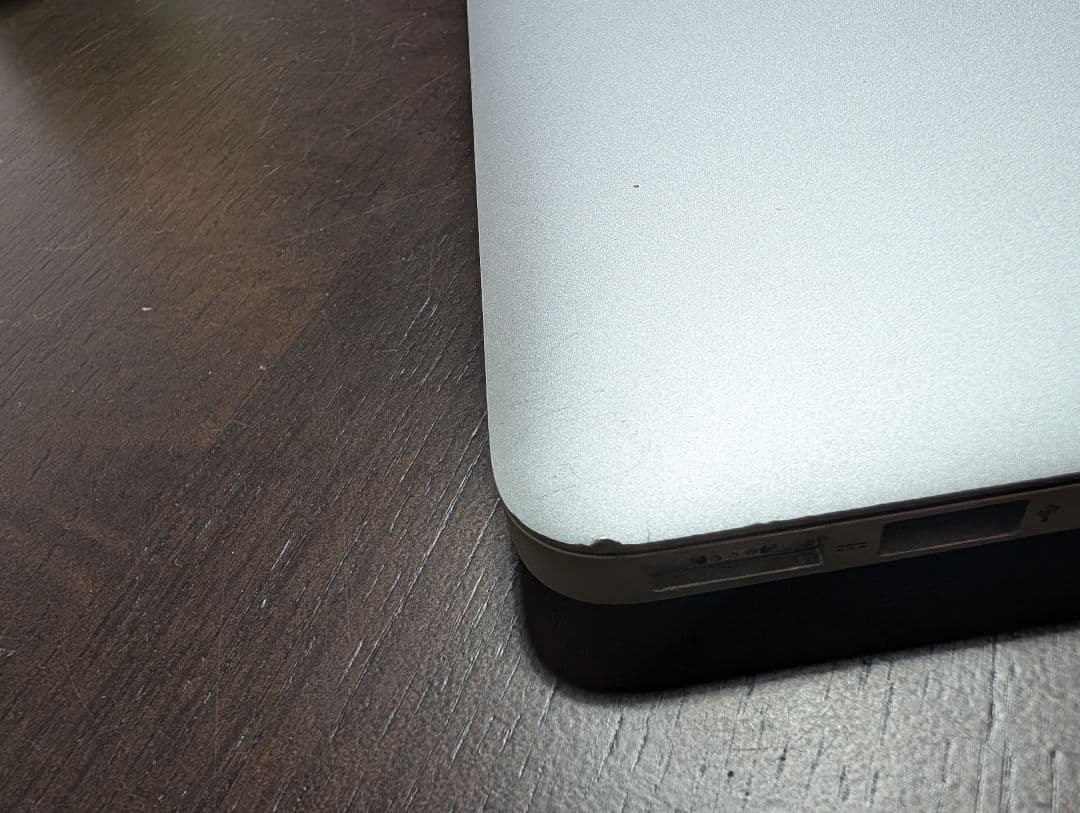 MacBook Air 8GB / SSD 500GB 新しいバッテリー