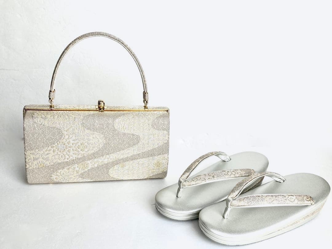 高級和装バック草履セット ホワイトシルバーに金銀糸 上品で聡明な佇まい ご入学式 NISHIORI 草履 バッグ セット 日本製 高級 佐賀錦 選べる 3サイズ 2