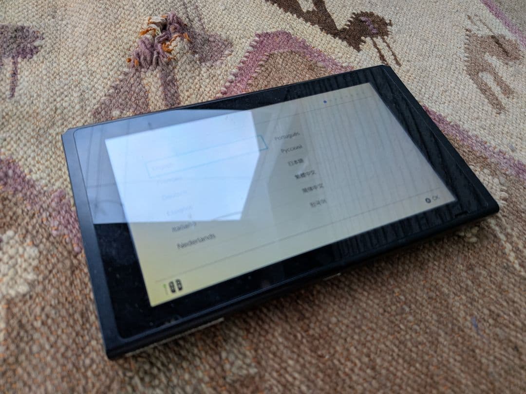 動作品　Nintendo Switch 2019年製/任天堂スイッチ　画面黄ばみ Switchの画面がオレンジ色になった時の原因と対処法 | Switch