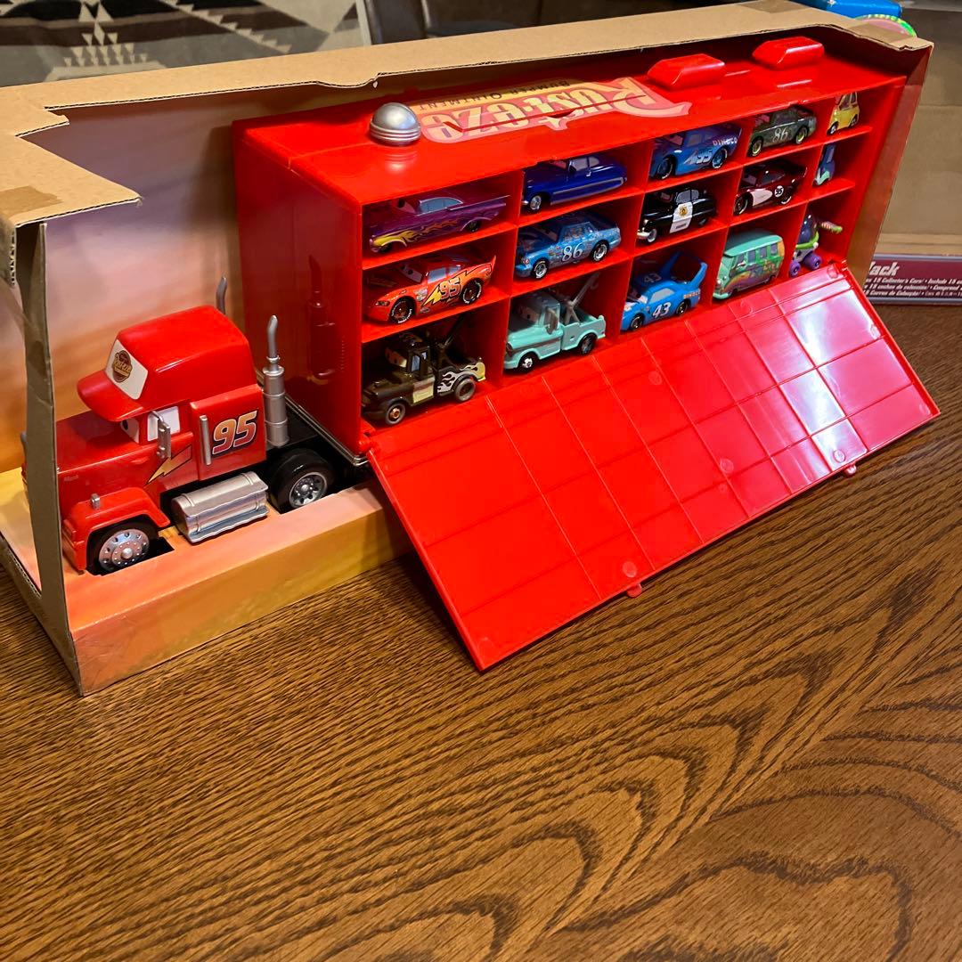 ディズニーストア カーズ マックトレーラー カーズミニカー15台セット