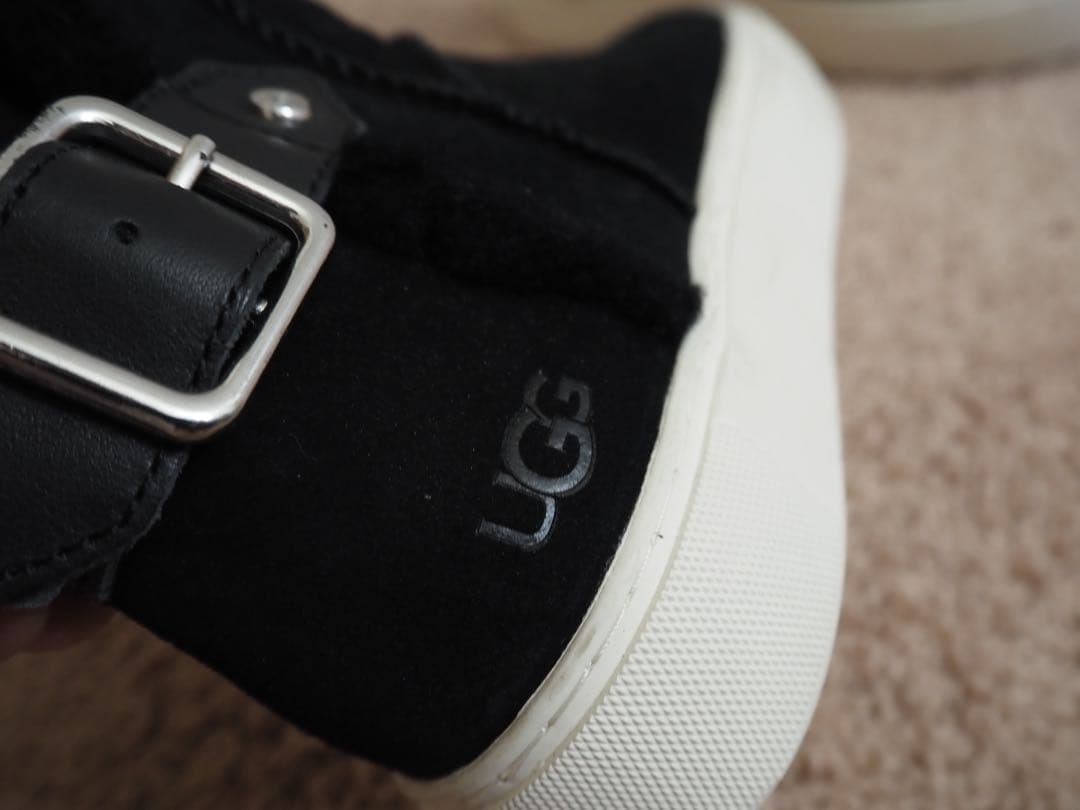 UGG アグ Aika ブーツスニーカー - メルカリ