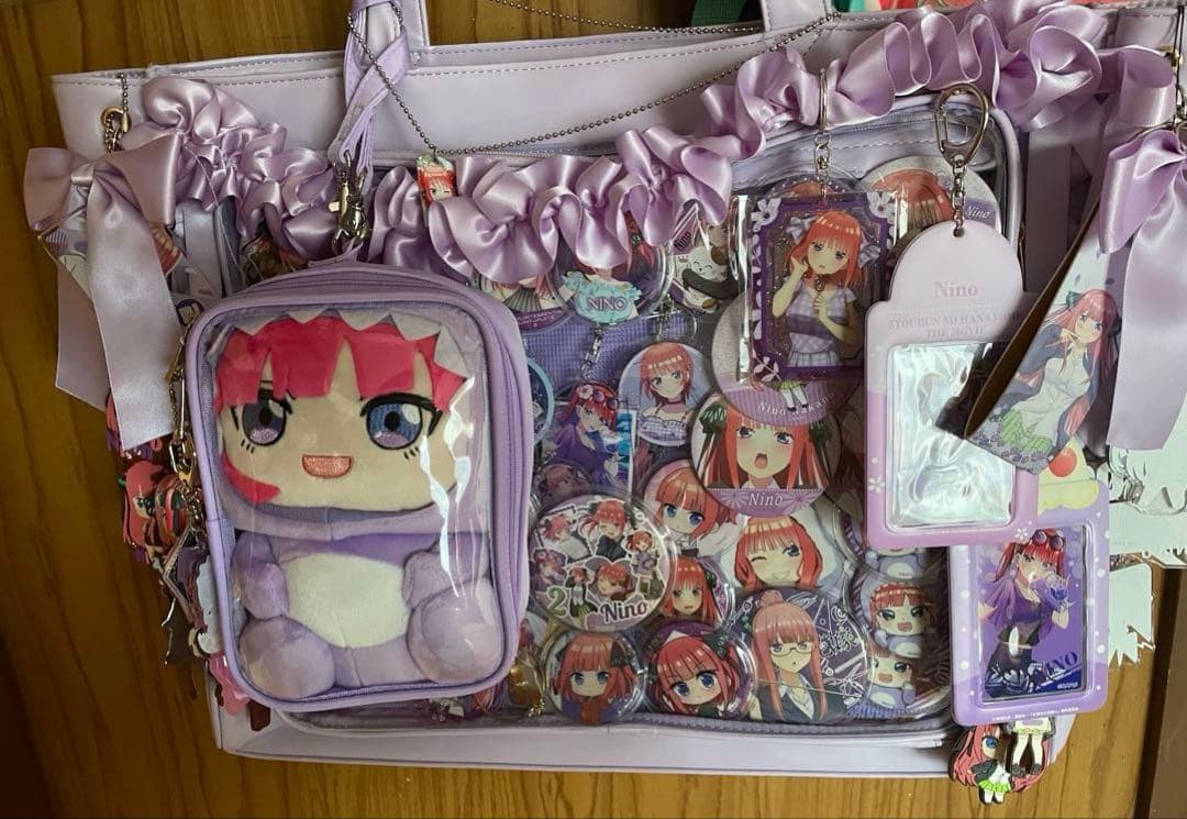 五等分の花嫁 中野二乃 痛バック ウィゴー 缶バッジ ぬいぐるみ