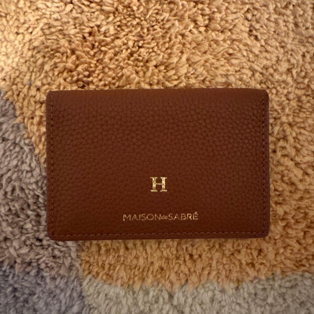 【新品、未使用】MAISON de SABRÉ 名刺入れ　ブラウン 日本上陸 MAISON de SABRE】日本限定カラー抹茶グリーンフォンケース