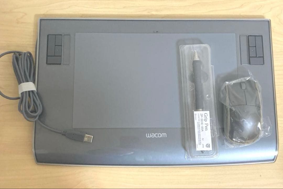 WACOM PTZ-631W/G0　Intuos3　グレー Amazon.co.jp: WACOM PTZ-631W/G0 Intuos3 グレー : パソコン・周辺機器
