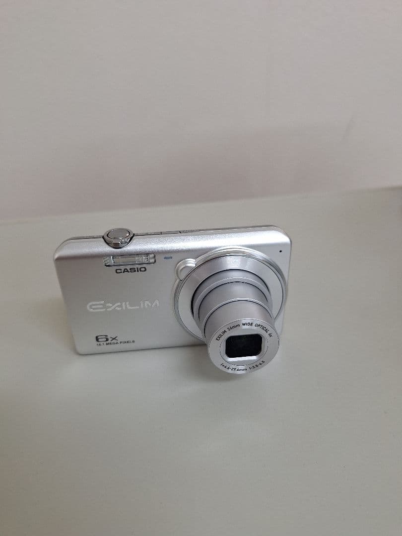 CASIO EXILIM 16.1MP 6倍ズーム