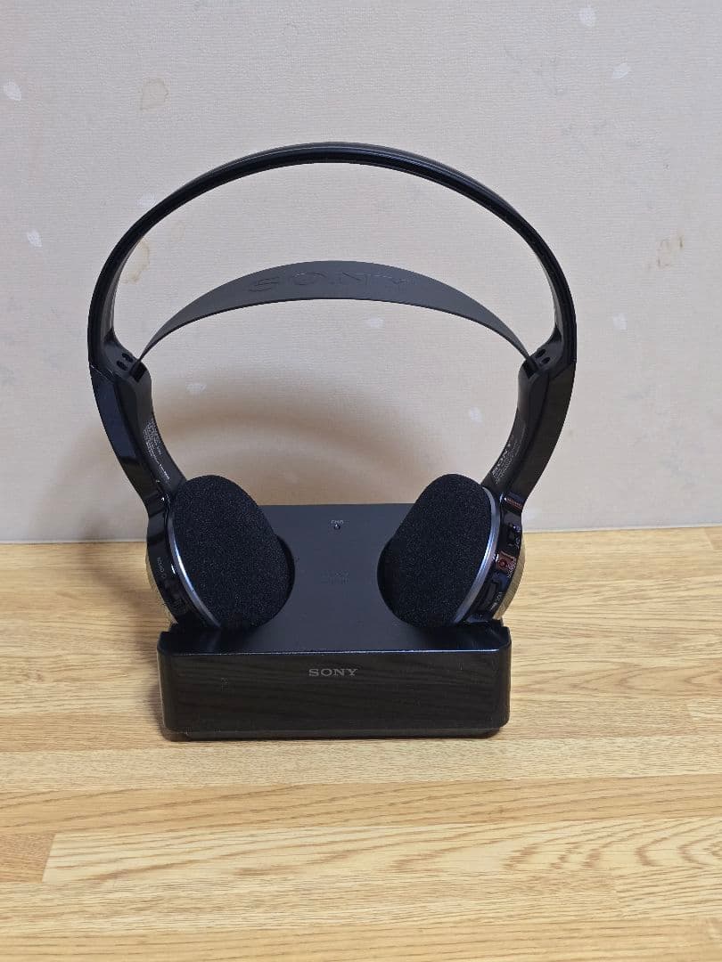 1611 SONY ワイヤレスヘッドホン 充電スタンド付き