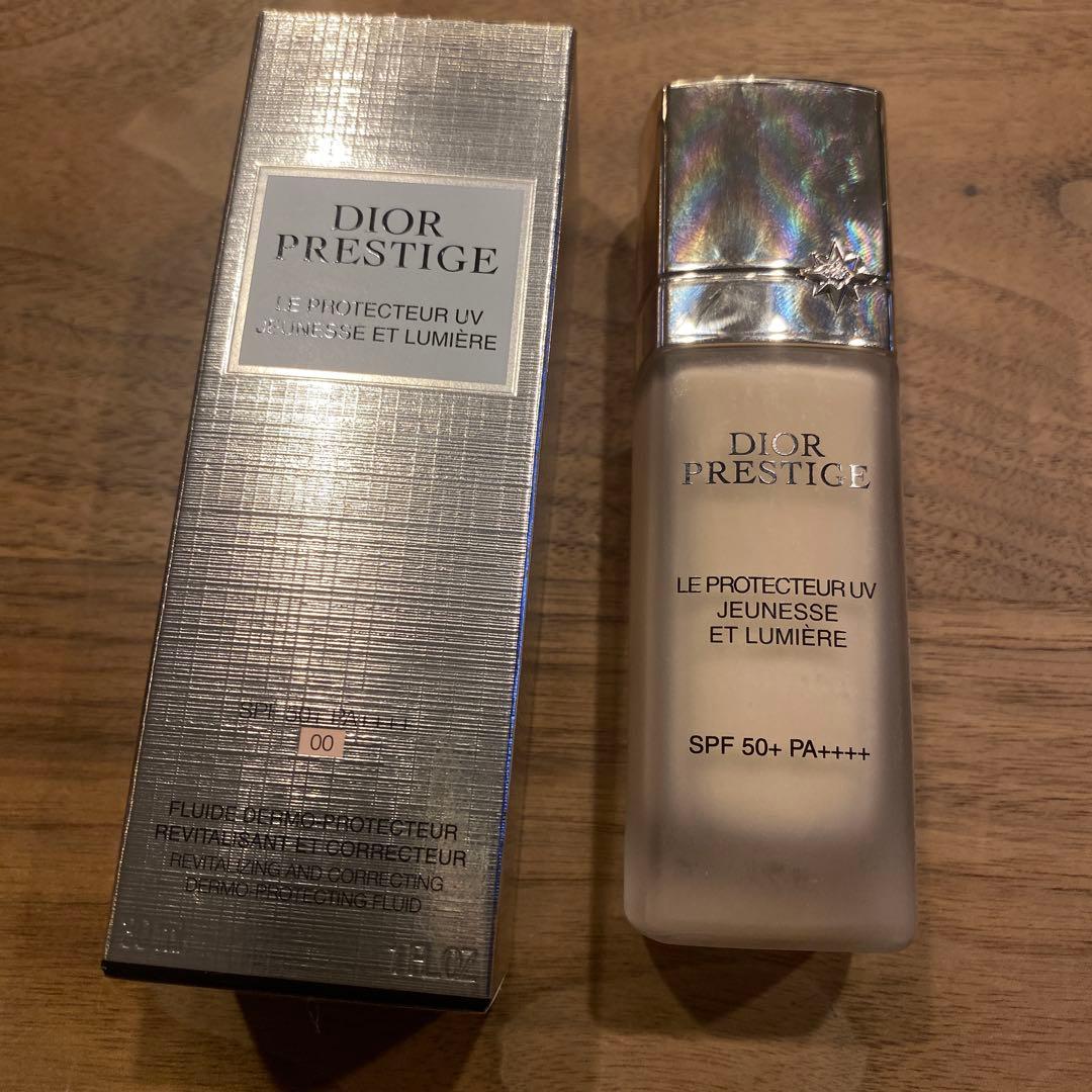 Dior Prestige Le Protecteur UV ルミエールBB00 DIOR】 プレステージ ホワイト ル プロテクター UV ルミエール (SPF50