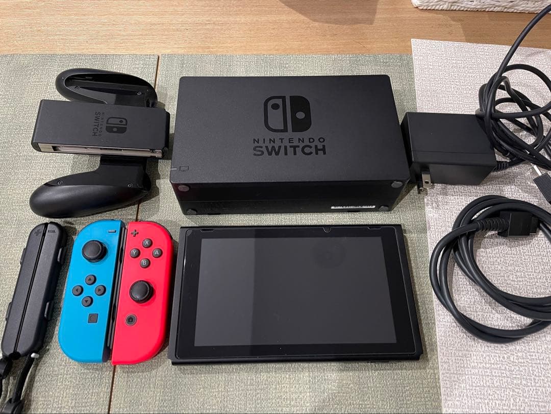 ニンテンドースイッチ　Nintendo Switch 本体　赤青 任天堂（Nintendo） Nintendo Switch 本体 (有機ELモデル) Joy-Con(L