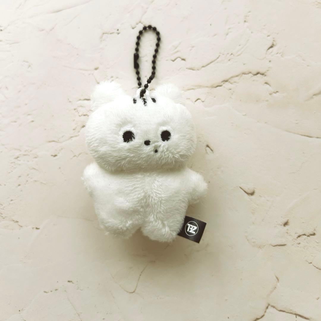 公式】THEBOYZ ドボイズ キュー ミニドール ぬいぐるみ - メルカリ