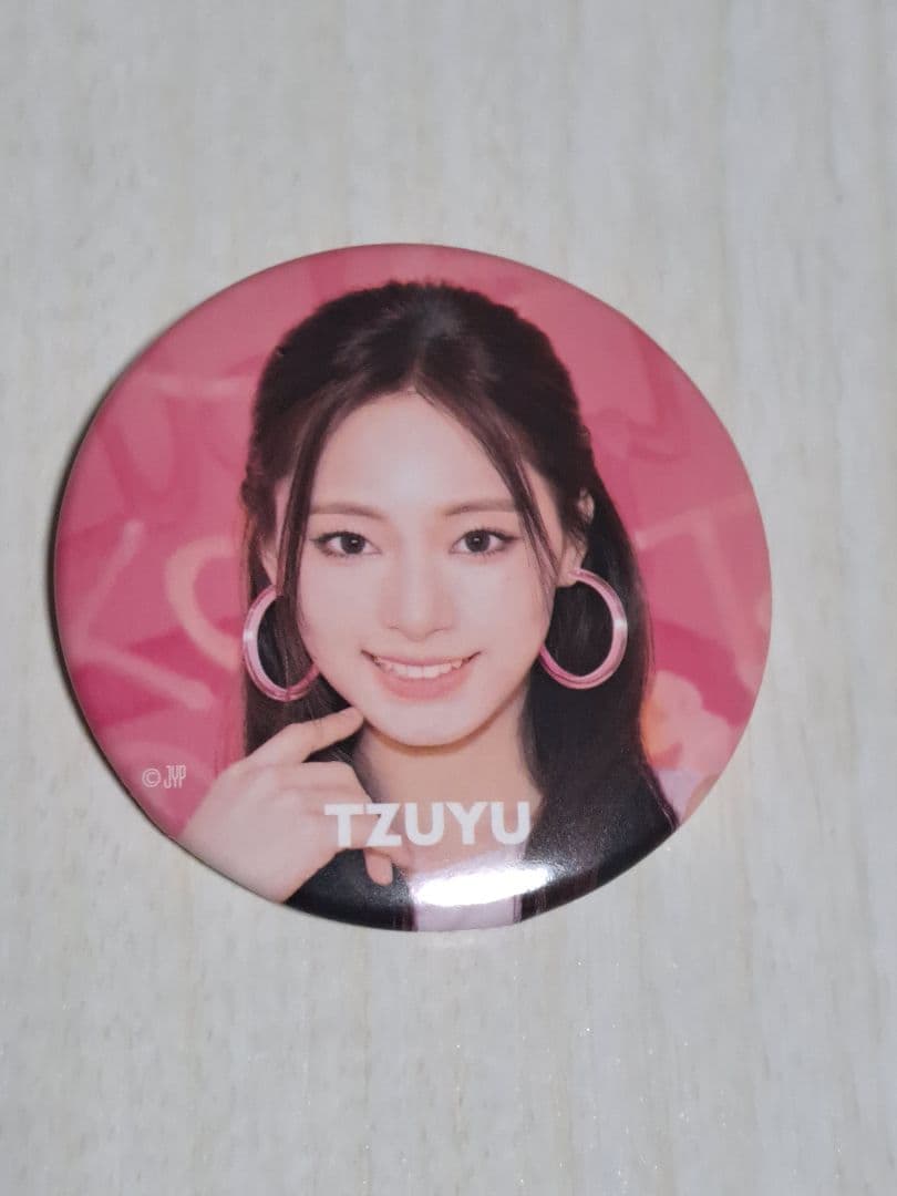 TWICE This is for 缶バッジ ツウィ - メルカリ