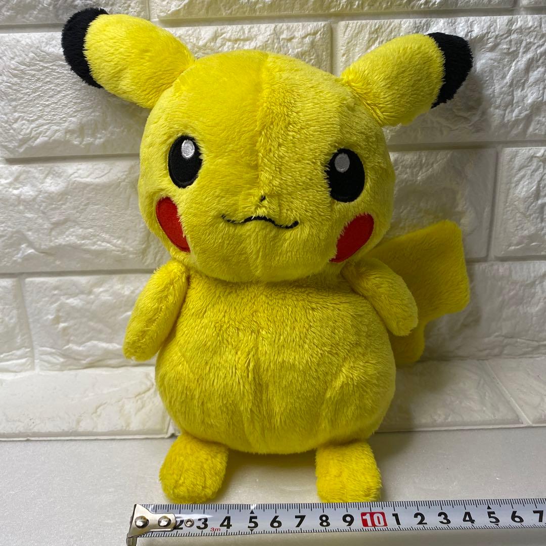 タカラトミー〉2015 ポケモンXYZ ピカチュウ ぬいぐるみ - メルカリ
