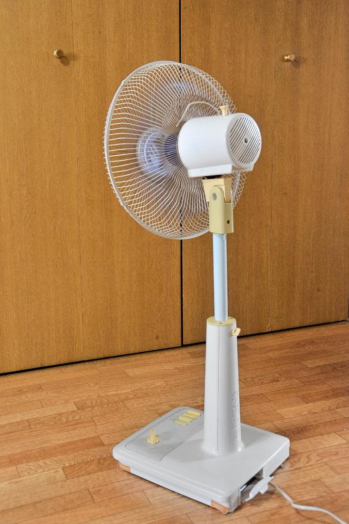 ☆ 昭和の扇風機 ～風と共に飾る楽しさ～～の昭和の形がいい♪