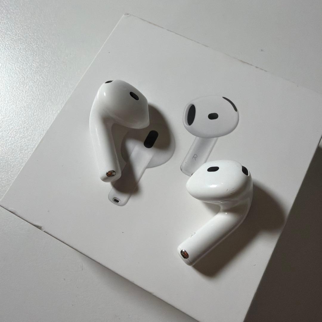 バ*ス様 AirPods4本体のみ(ノイズキャンセリング有り) アップル「AirPods 4」レビュー：ノイズキャンセリングは予想外の