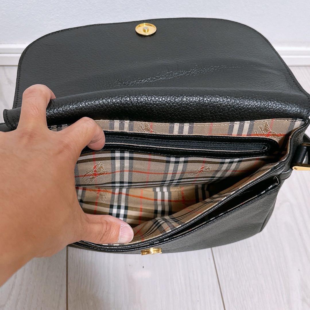 《美品》Burberrys(バーバリー)ショルダーバッグ　レザー　ブラック