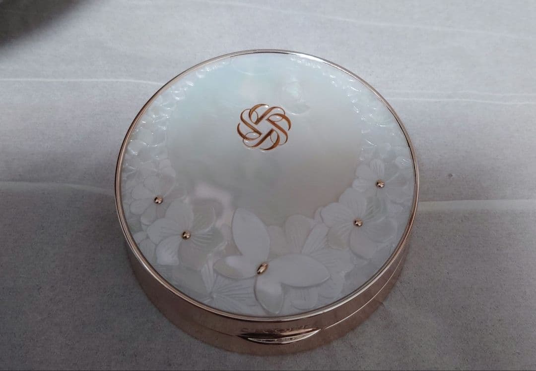 COSME DECORTE マルセルワンダース フェイスパウダー 2024 コスメデコルテが「マルセル ワンダース」のパウダーを発売 透き通る