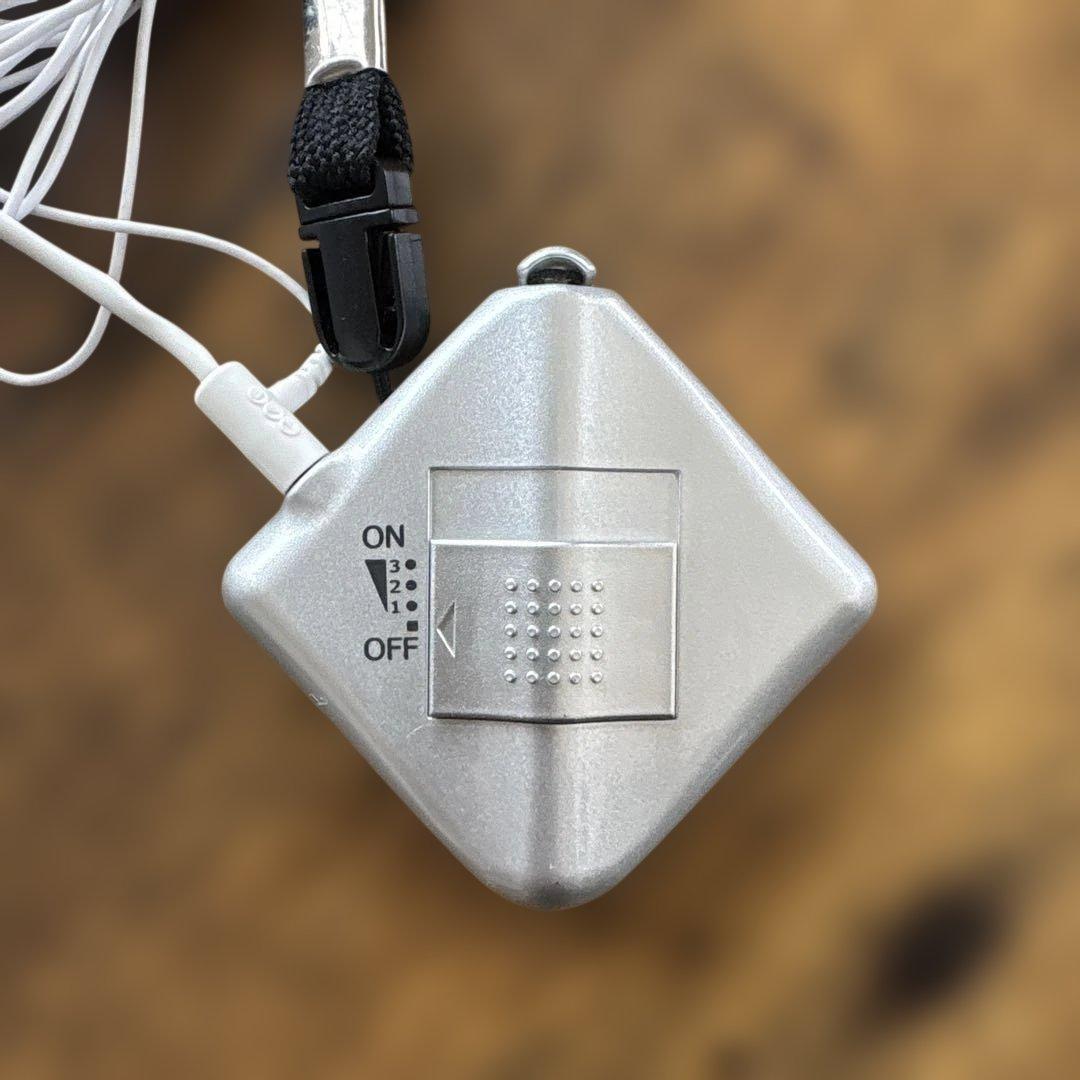 補聴器を超える会話器「対話くん」HI-01 ワイヤレスイヤホン Jumpers