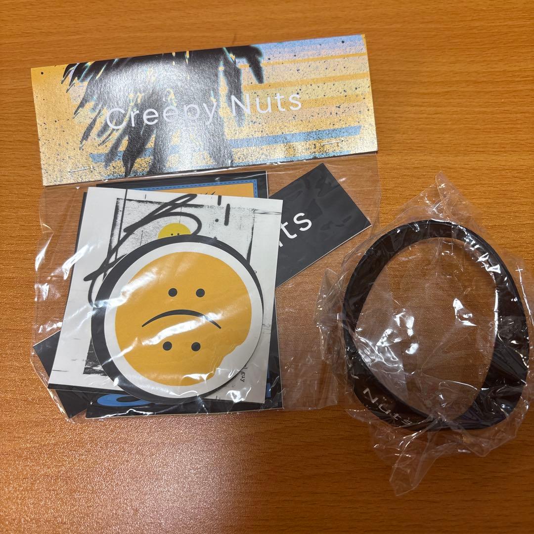 Creepy Nuts ステッカーセット、ラバーバンド - メルカリ